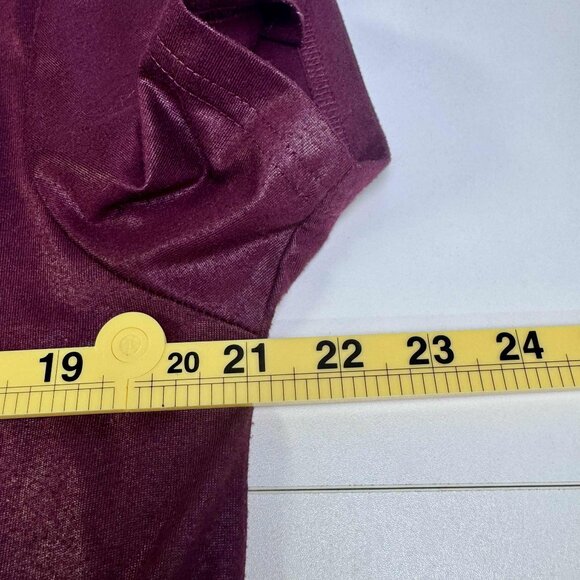 Men's Burgundy V-Neck Guess T-Shirt Large - Picture 7 of 8